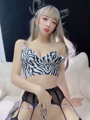 [过期米线线喵] 魅魔写真套图_10023