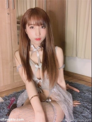 推特美颜假乳混血网红『安娜❤️悠米』 极致假乳丰臀 高清私拍376P_1919C.CC (44)