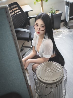 PURE_Vol.182 - Bomi - Bomistry's office_Bomistry's office_06