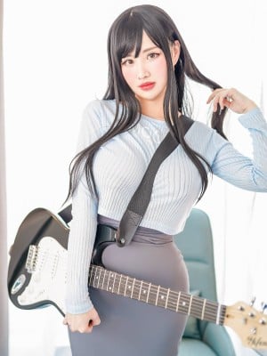 Kaya Huang - Guitar MeiMei