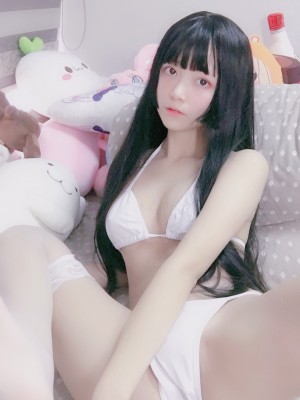 [小奈奈] 白絲比基尼_008