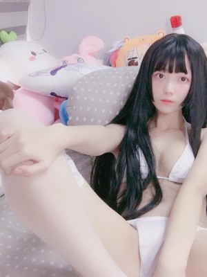 [小奈奈] 白絲比基尼_035