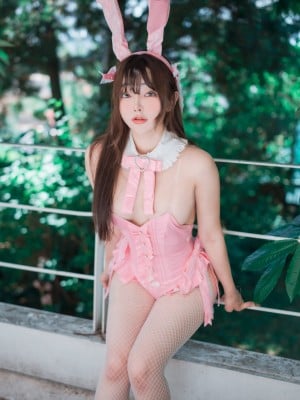 NewBom NO.004 [DJAWA] The Year of the Pink Bunny (+S.Ver) [72P]_10024