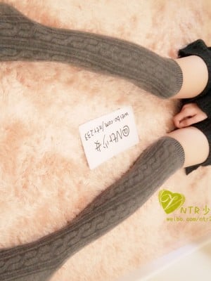 ntr少女 - 黑棉衣灰棉袜_002