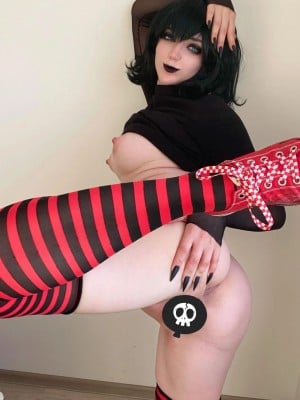 Fleurxy - Mavis Dracula_09
