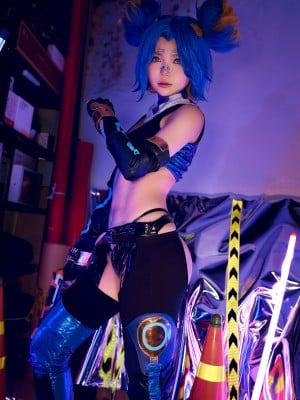 ZinieQ - Neon_02