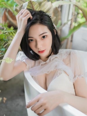 [啾啾] 誤闖莊園窺探心儀女神～啾啾 ???? ～入浴反被誘惑勾引_fig17