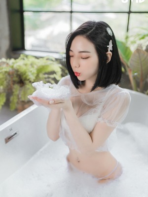 [啾啾] 誤闖莊園窺探心儀女神～啾啾 ???? ～入浴反被誘惑勾引_fig57