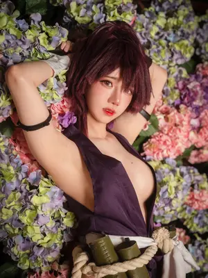 Sally Dorasnow - Yuzuriha_05