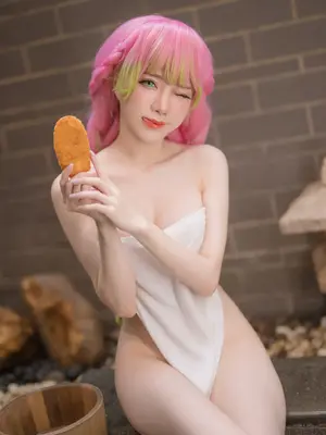 Sally Dorasnow - Mitsuri Kanroji Onsen_06