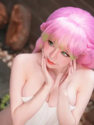 Sally Dorasnow - Mitsuri Kanroji Onsen_20