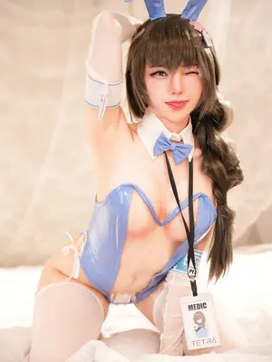 Sally Dorasnow - Bunny Mary_04