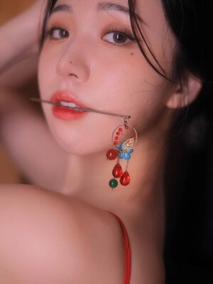 Yeon Woo - HEAT_003