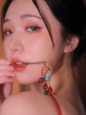 Yeon Woo - HEAT_006